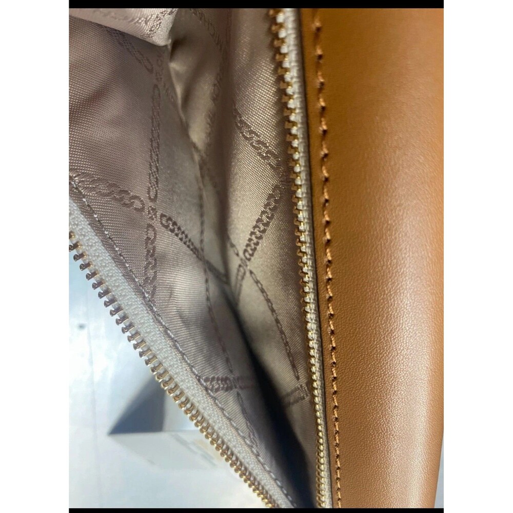Michael Kors Jet Set Charm Vanilla/Acorn Large Trifold Wallet NWT 32F1GT9E3B - Picture 4 of 9